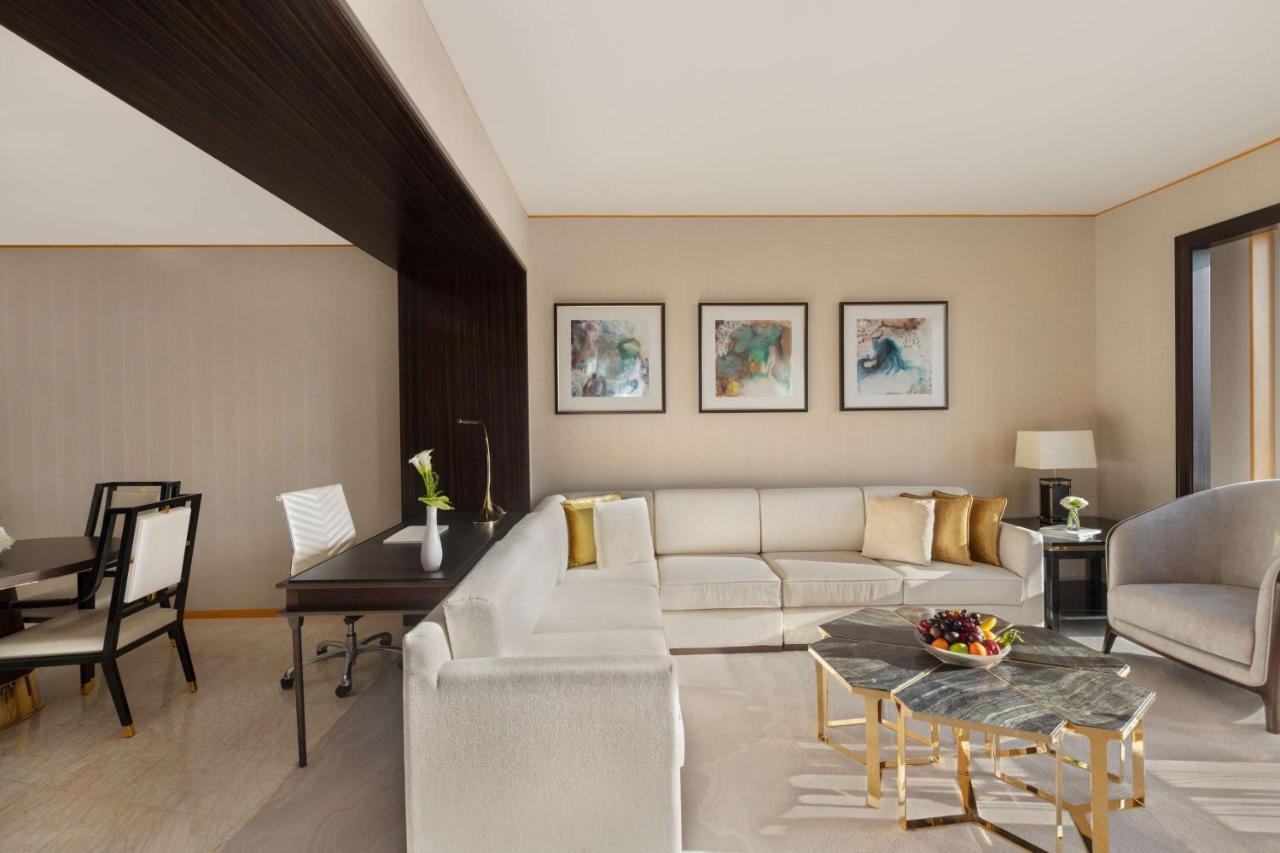 One-Bedroom Club Suite Lounge Access Including Afternoon Tea All Soft Beverages Evening Sundowners & Canapes