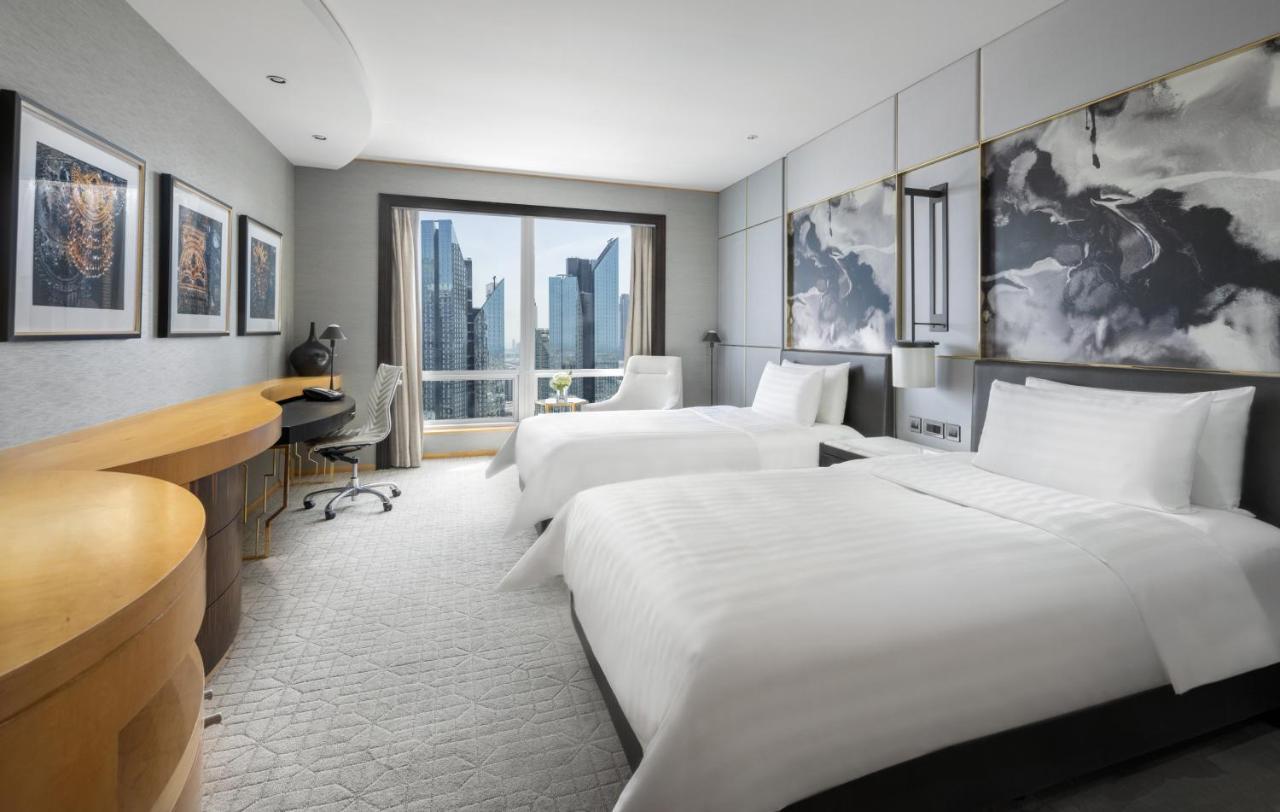 Deluxe Twin Room Burj Khalifa View